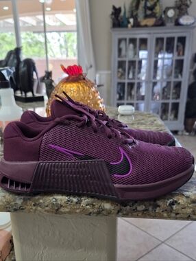 Nike Metcon 9 Womans  Training Shoes in Deep Burgundy with Purple Swoosh